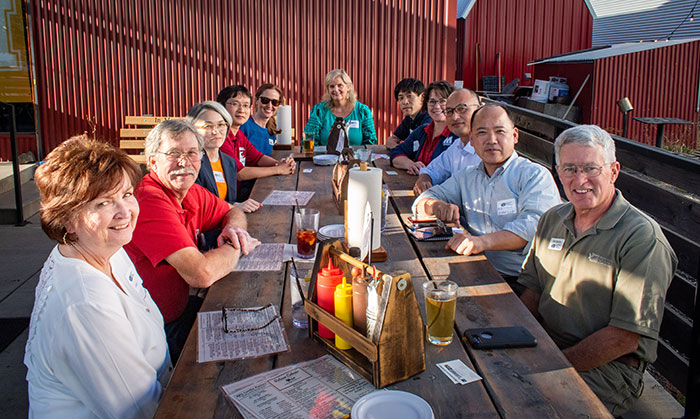 A USW Japan trade team of JFMA memeber representatives having dinner