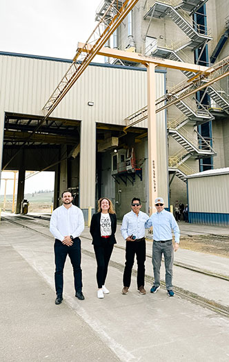 Members of the trade
team visit HighLine Grain Growers’ Four Lakes facility outside of Cheney, Wash.